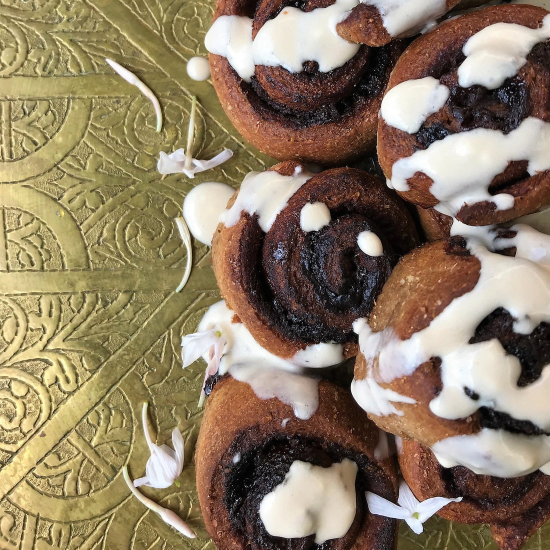 Sira's Chaga Cinnamon Rolls - Wunder Workshop